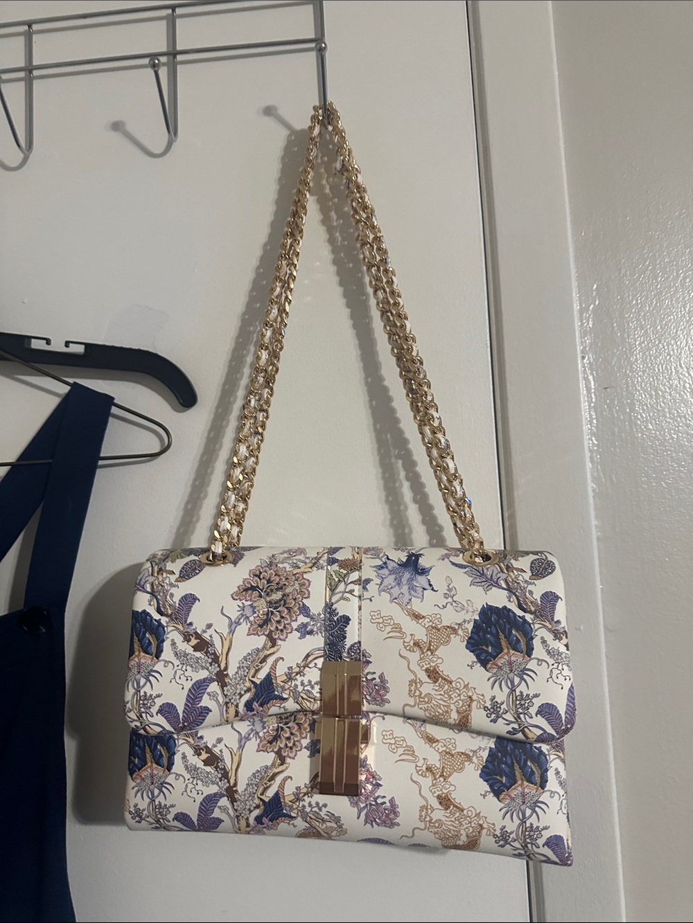 Floral Embossed Chain Shoulder Bag - White Multi